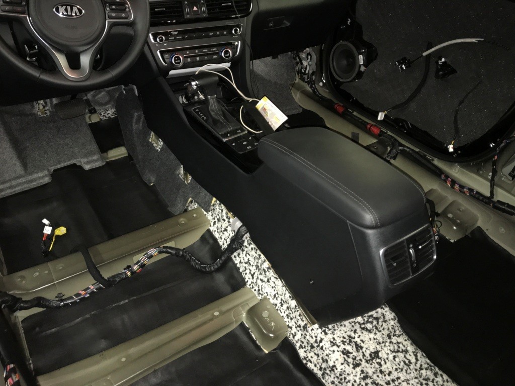 пол Kia Optima