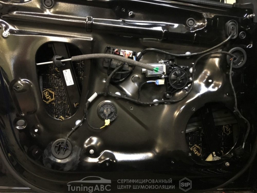 двери Audi A4