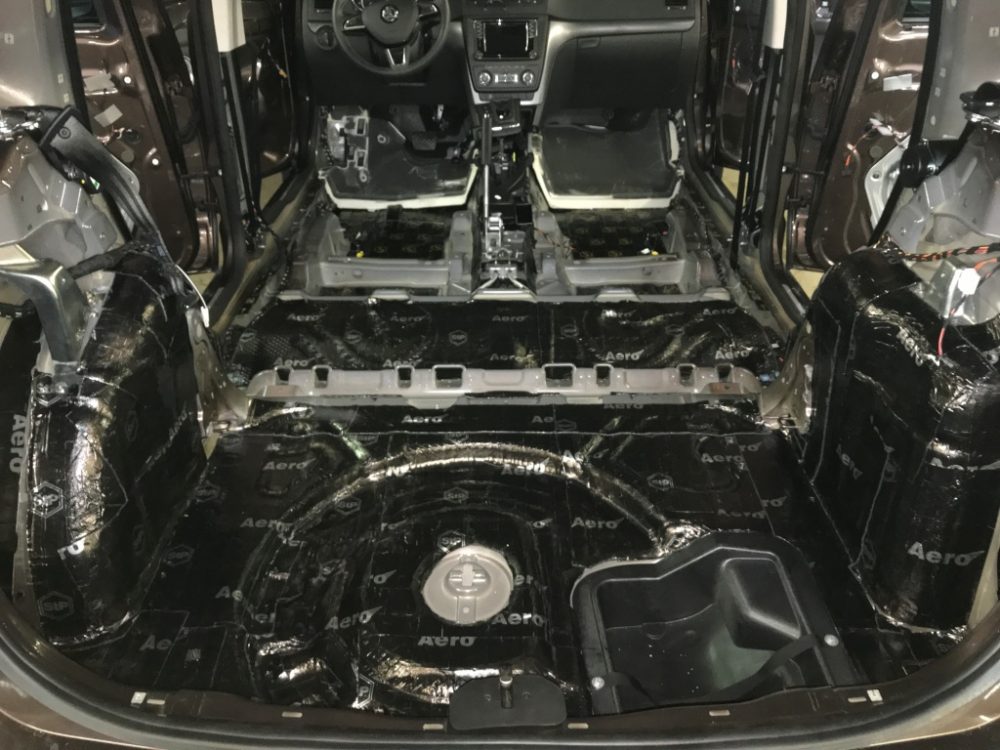 шумоизоляция багажника Skoda Yeti