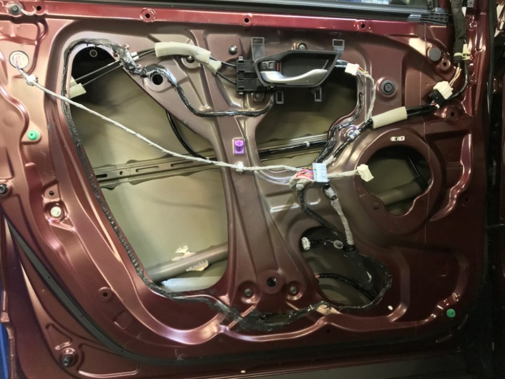 Шумоизоляция двери Honda CR-V