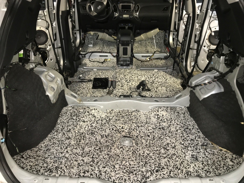 Шумоизоляция пола Hyundai IX35