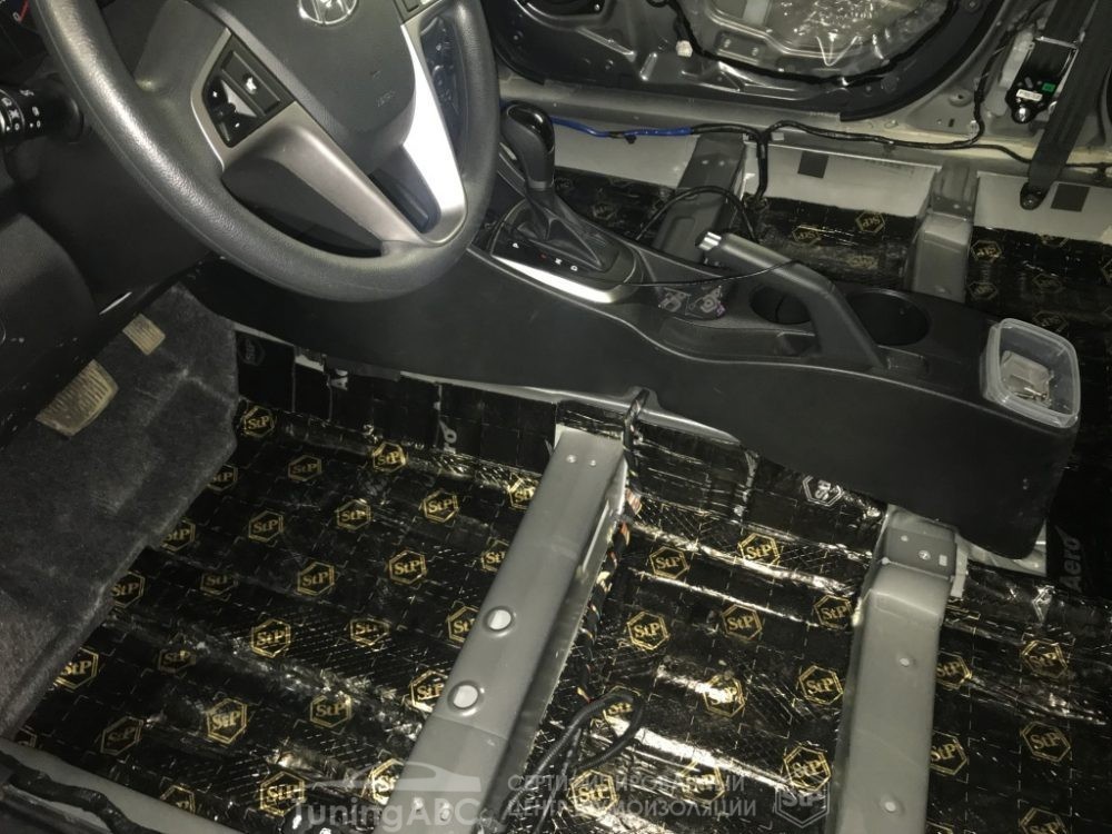 пол Hyundai Solaris