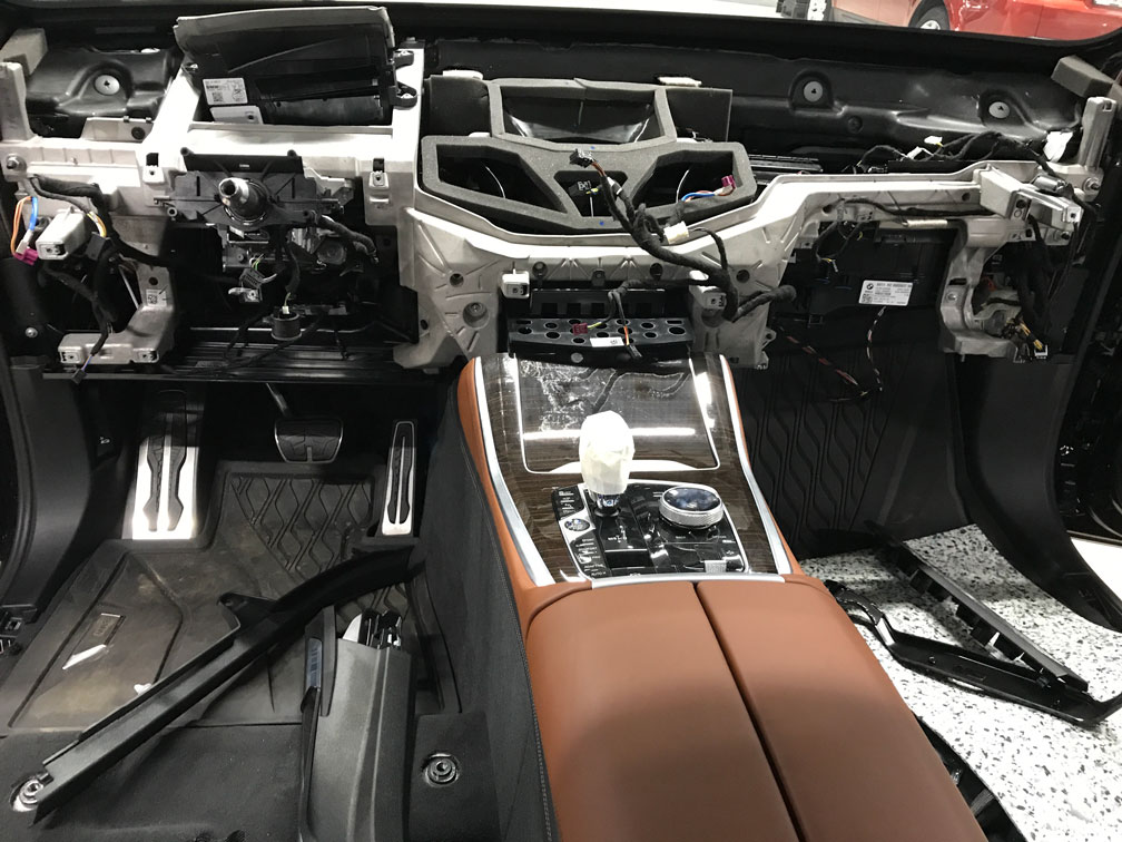 Шумоизоляция торпедо BMW X5
