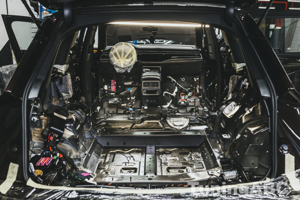 Шумоизоляция багажника Audi Q7
