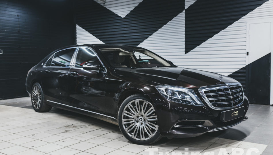 mercedes_maybach_w222_glavnaa