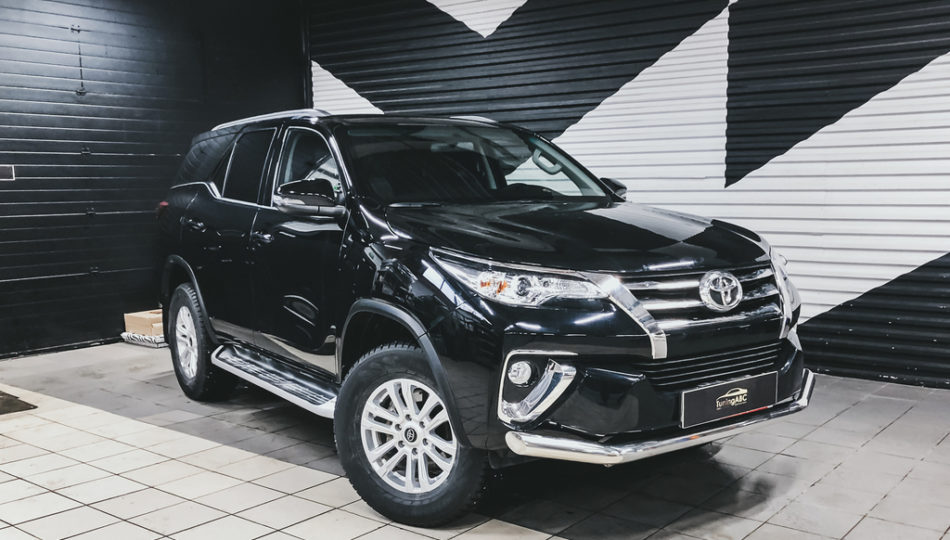 toyota_fortuner_glavnaa